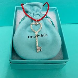 🌸🌸 Authentic Tiffany & Co. Silver Twist Heart Key on 16” Red Silk Cord